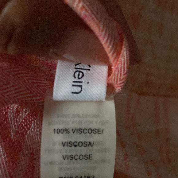 Calvin Klein Salmon Pink Shawl Scarf Size 70”LX27”W - Picture 5 of 5